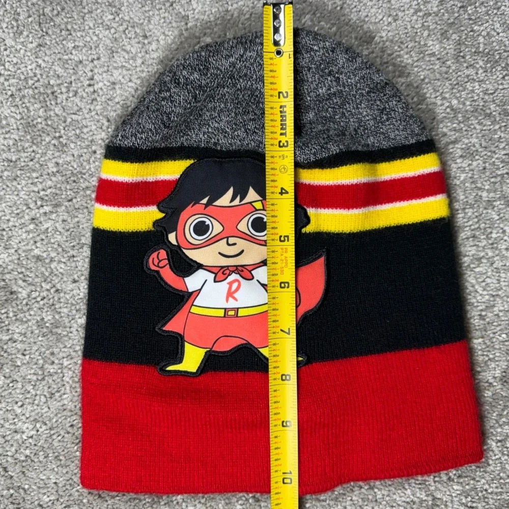 Ryan's World Beanie Scarf 2pc Set Gray Black Red Titan Superhero Kids One Size